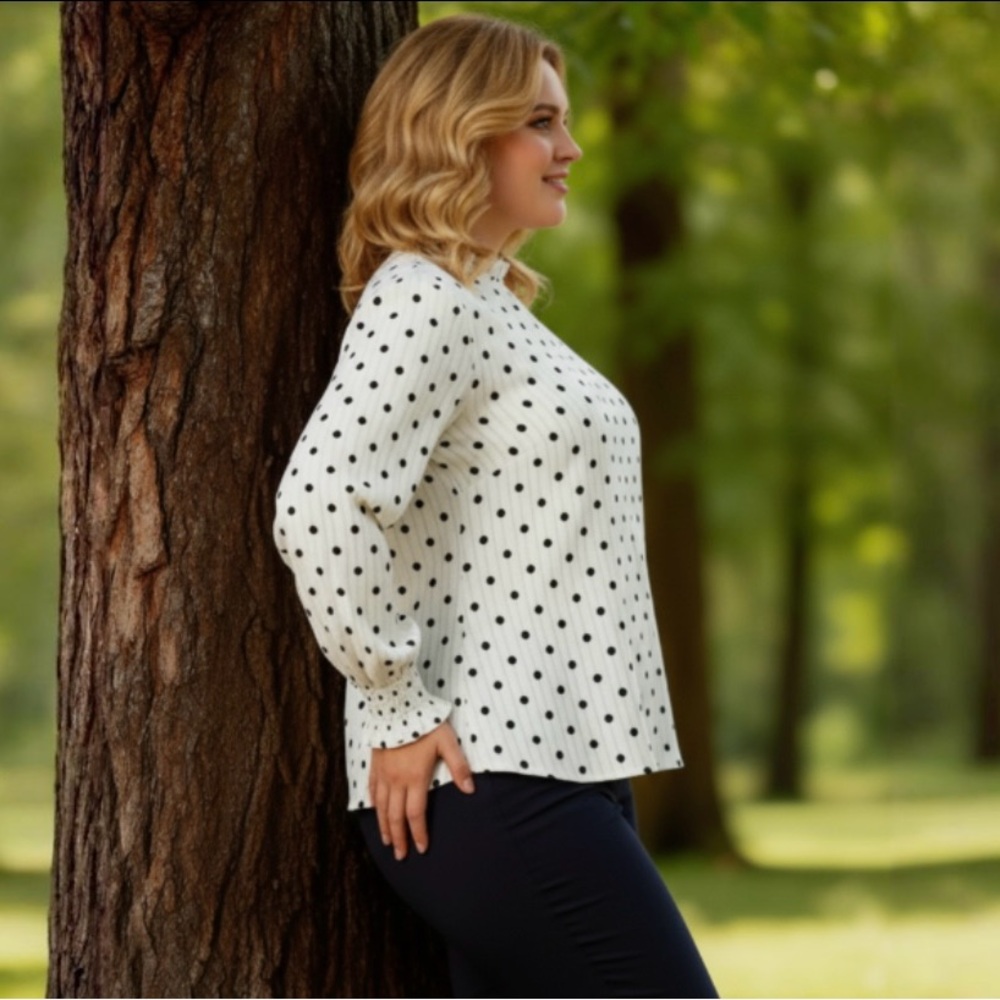 Carolina Belle Polka Dot Top Size Medium - Picture 2 of 8